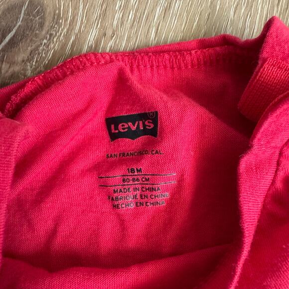 Levi's American Flag Butterfly Graphic T Shirt and Shorts Set Baby Toddler 18M - Picture 2 of 3